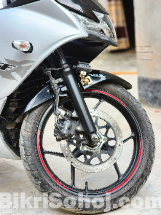 Suzuki Gixxer SF Fi ABS